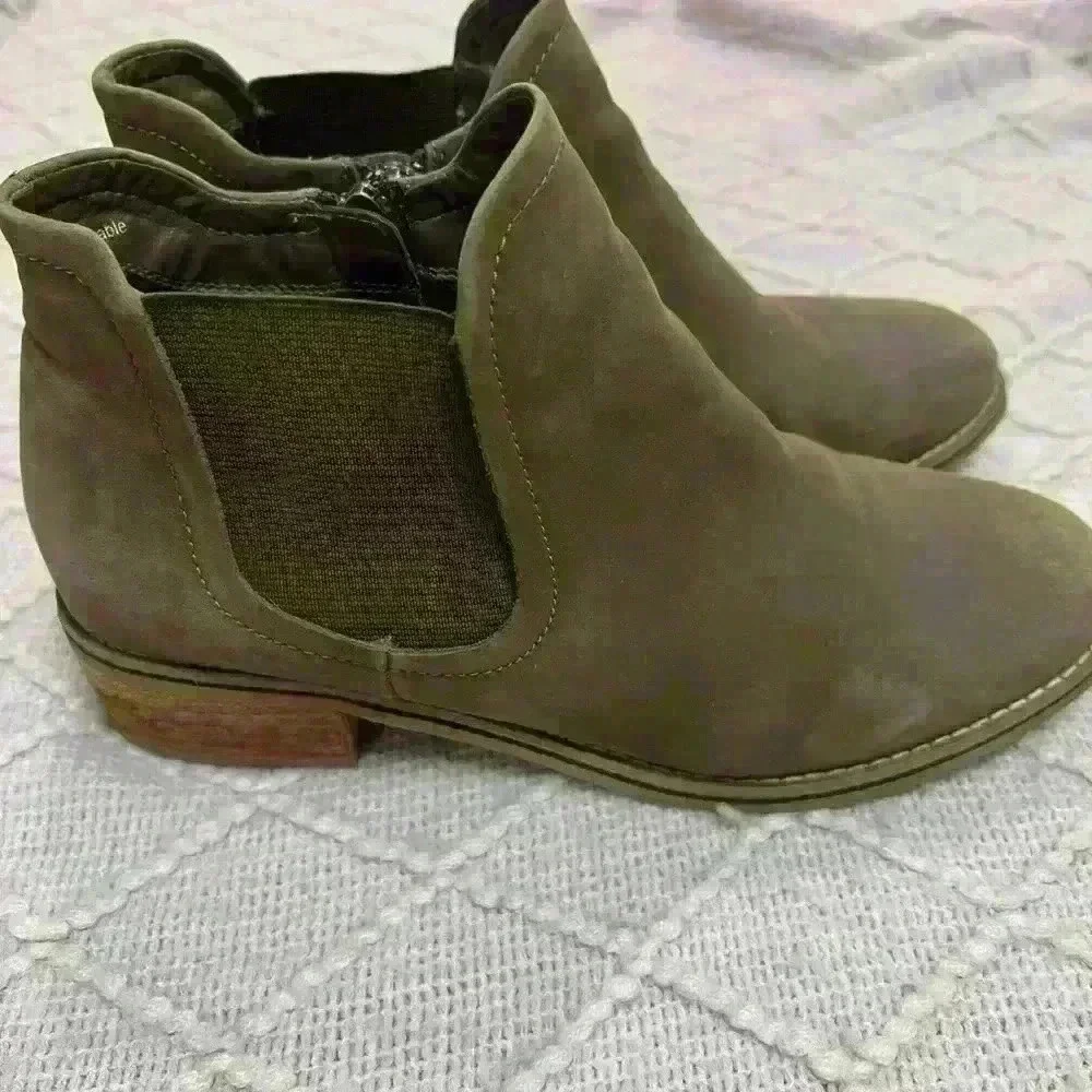 Blondo Womens Suede Olive Green Zippered Waterproof Heel Booties Size 9.5M EUC - Picture 11 of 13